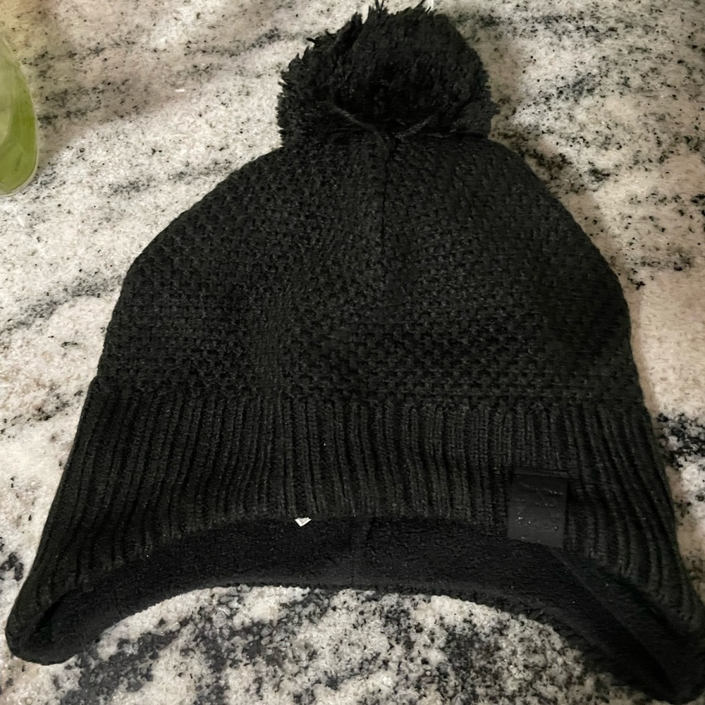 H&M black knit winter hat fleece lined Pom Pom 2/4t